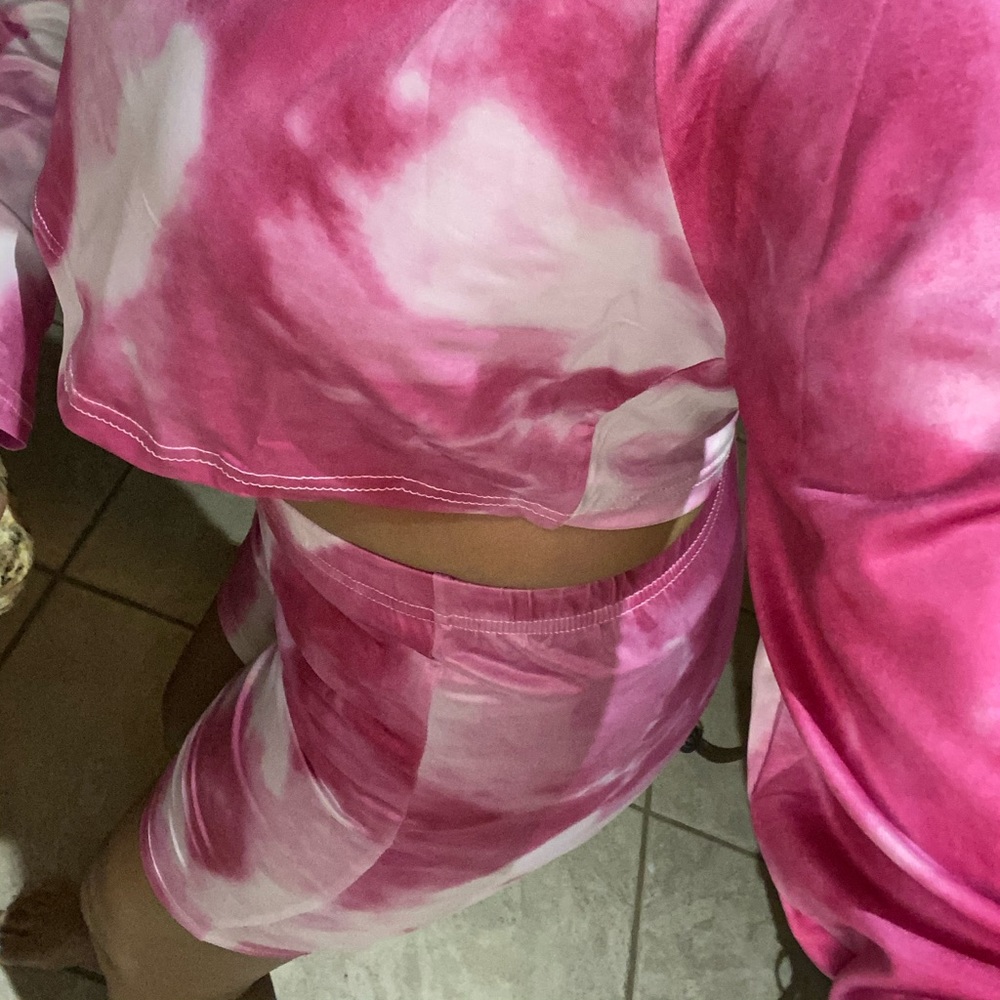 Tie dye short set. Long sleeve top, biker short. - Picture 9 of 10